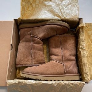 UGG Classic Short